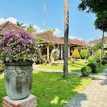 Puri Bali Hotel Lovina  Exterior photo