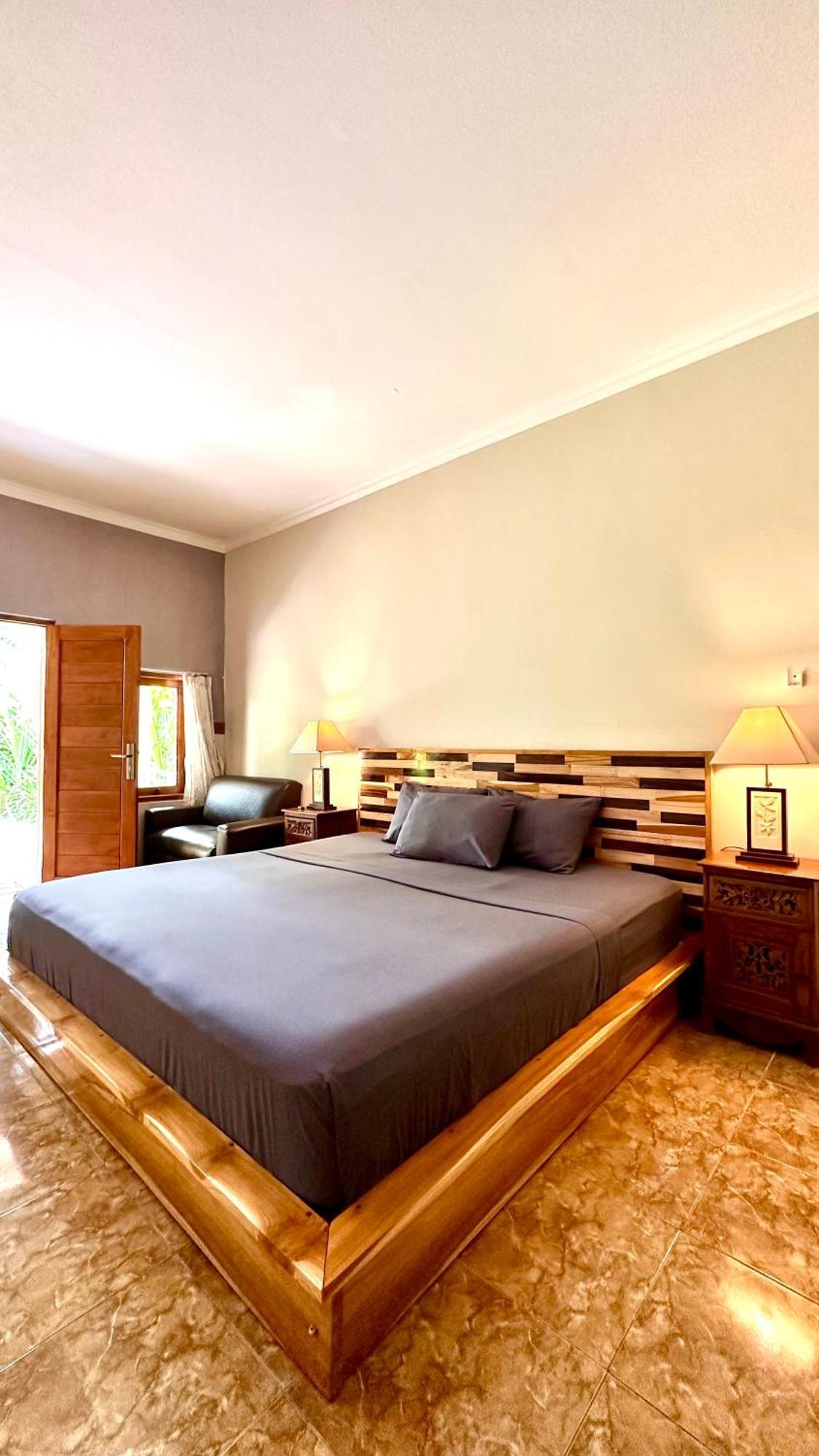 Puri Bali Hotel Lovina  Room photo