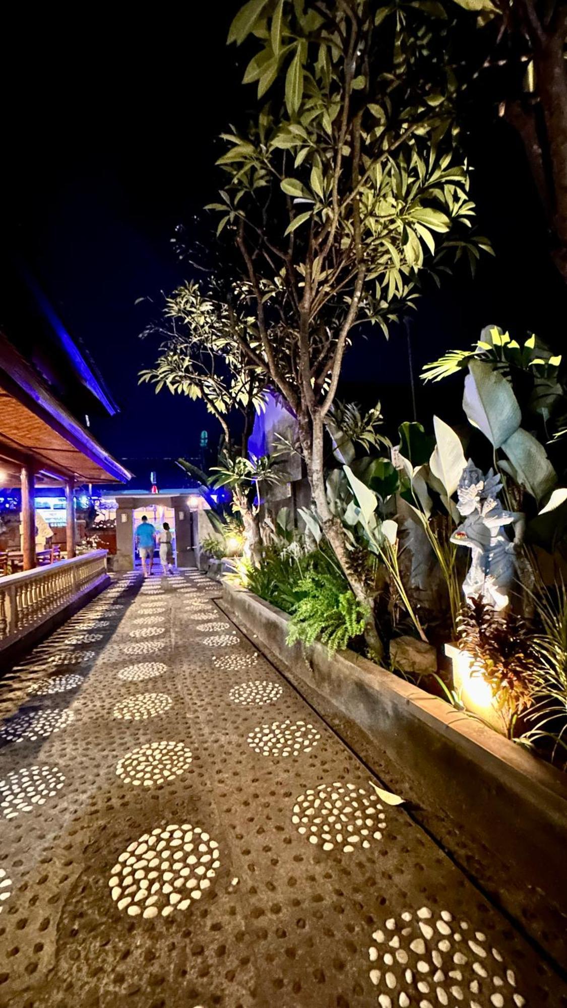 Puri Bali Hotel Lovina  Exterior photo