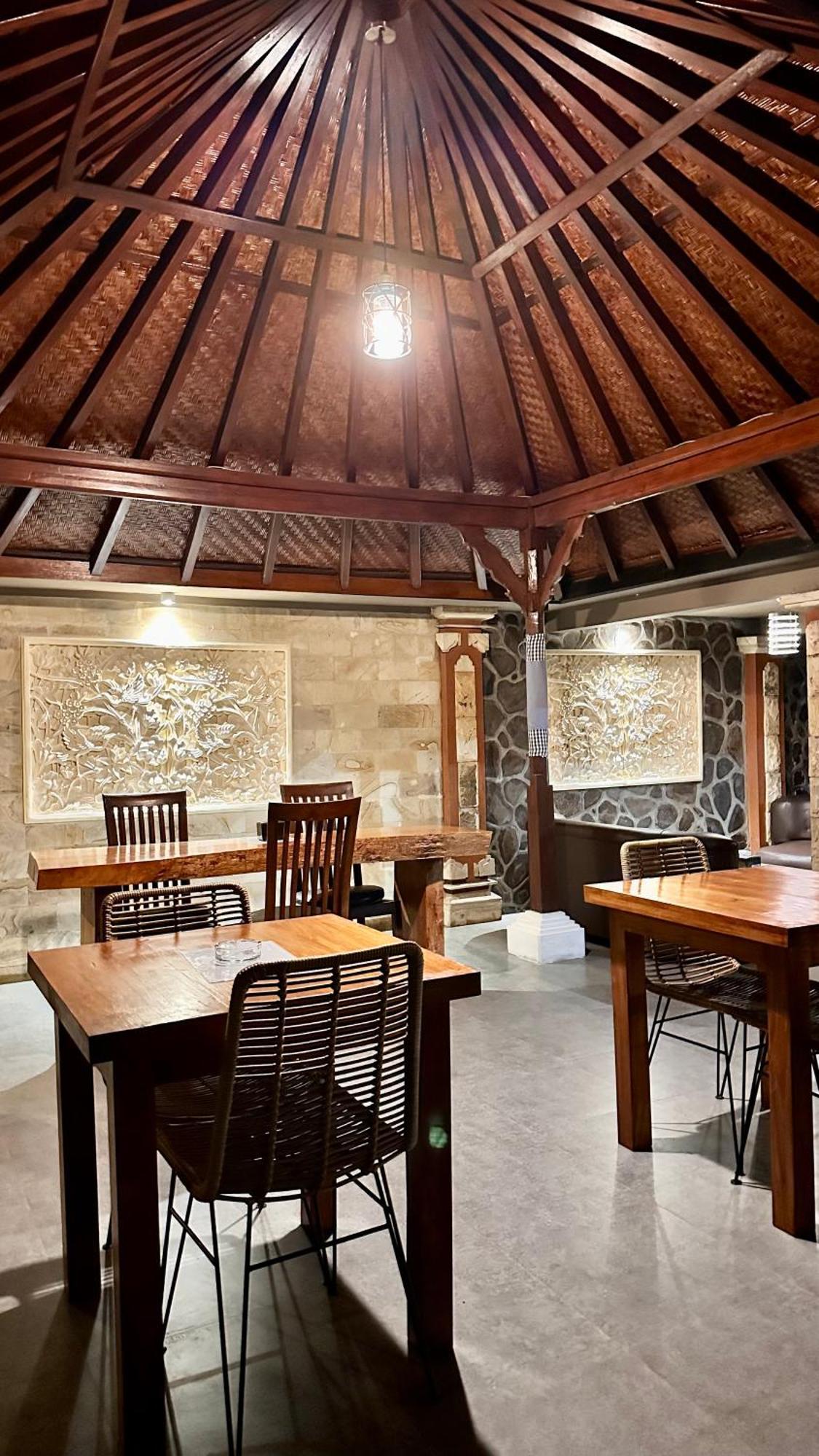 Puri Bali Hotel Lovina  Exterior photo