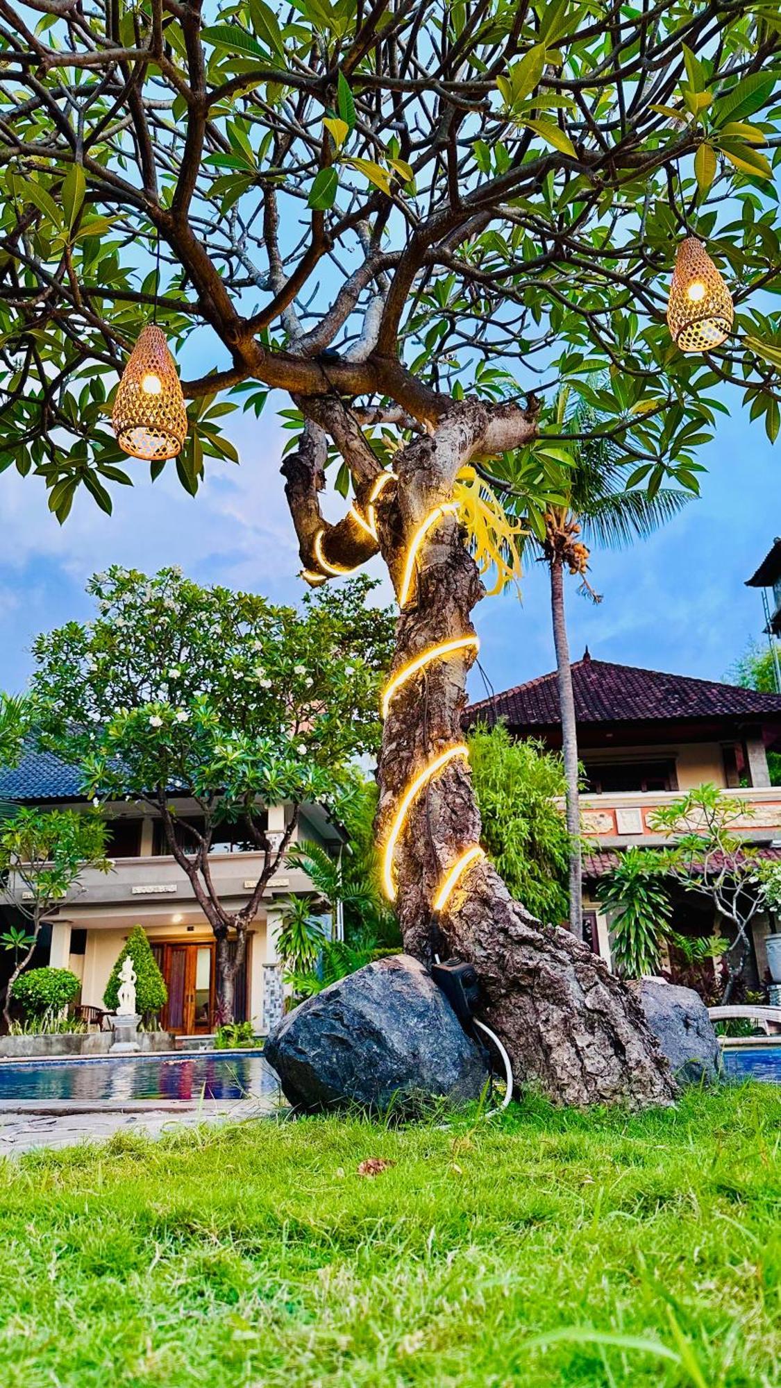 Puri Bali Hotel Lovina  Exterior photo