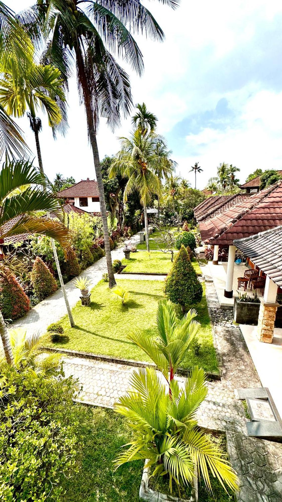 Puri Bali Hotel Lovina  Exterior photo