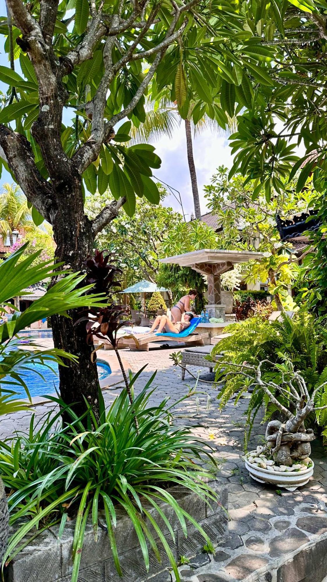 Puri Bali Hotel Lovina  Exterior photo