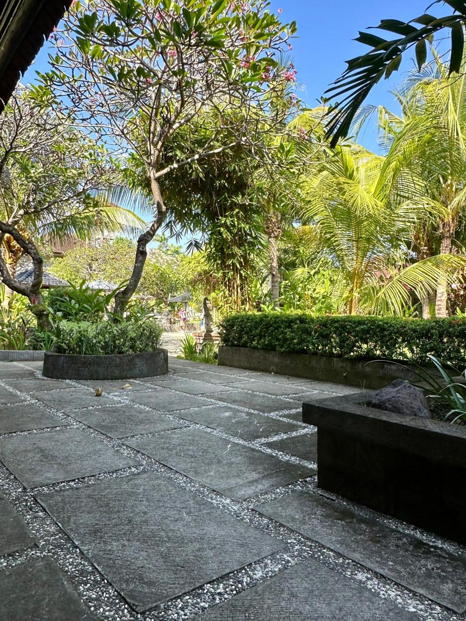Puri Bali Hotel Lovina  Exterior photo